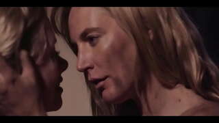 Nyugodt Sziréna, Mona Wales