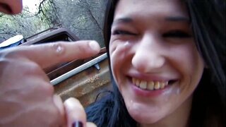 Lisa začin sjeban njene velike guzice u šumi