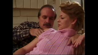 ���ॉट और सेक्सी परिपक्व दासी लकड़ी उड़ाने के लिए हो जाता है बिल्ली और गधा