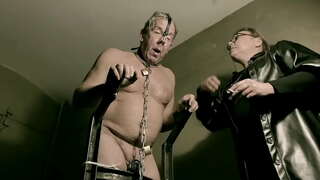 Mistress kutshazimpunzi wama - Mnyama catsuit latex slave ibisoloko isetyenziswa